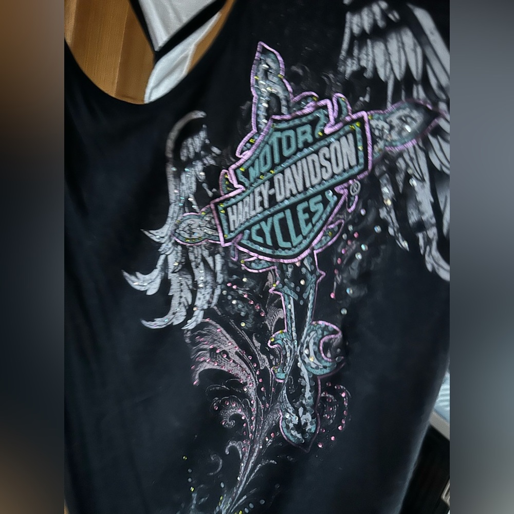 Harley tank with twisted back